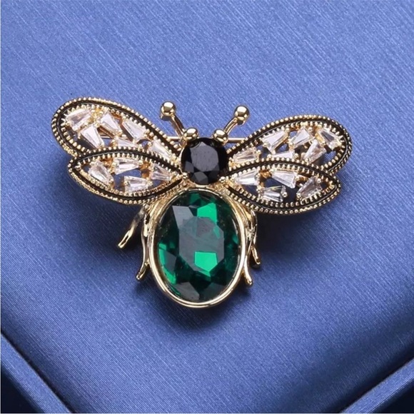 New! Bee Brooch with rhinestones - Picture 3 of 4